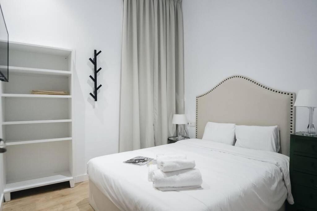 Apartamentos Plaza De Pedro Zerolo III 마드리드 외부 사진